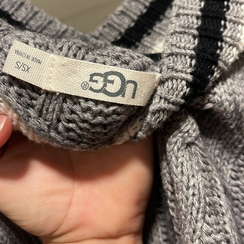 Ugg Poncho Gray - image 3